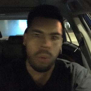 Meet your Posher, Tomas valle